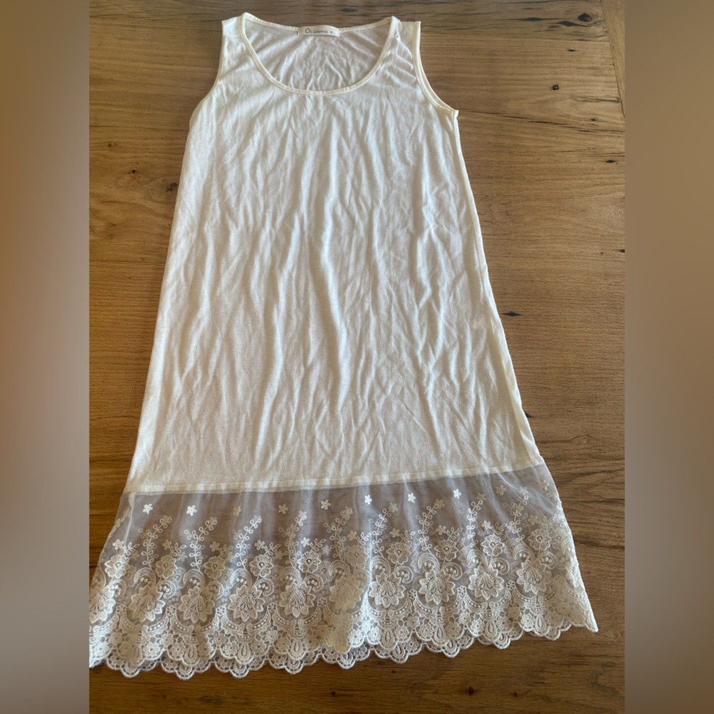 O2 collection White Lace Trim Tank Top‎ with Scalloped Floral Pattern Small pre